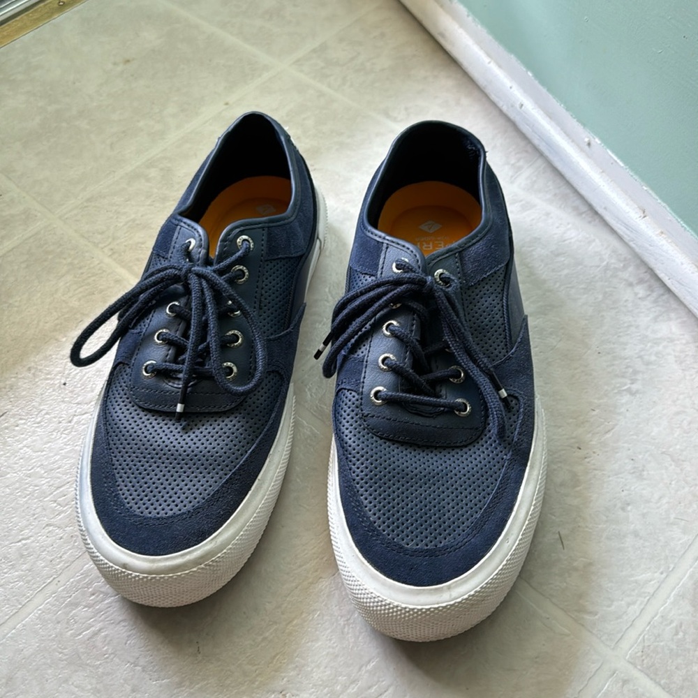 Sperry tennis shoes